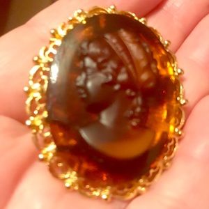 Vintage Cameo Brooch or Pendant